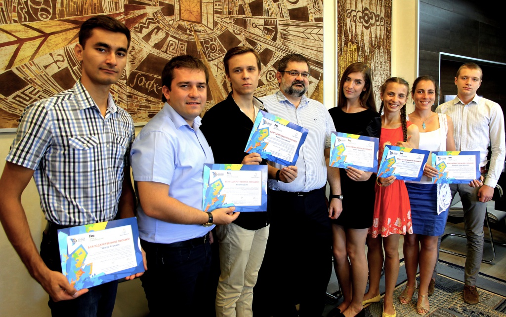 Ректор ВолГУ встретился со студентами-волонтерами Чемпионата мира в Казани (2).JPG